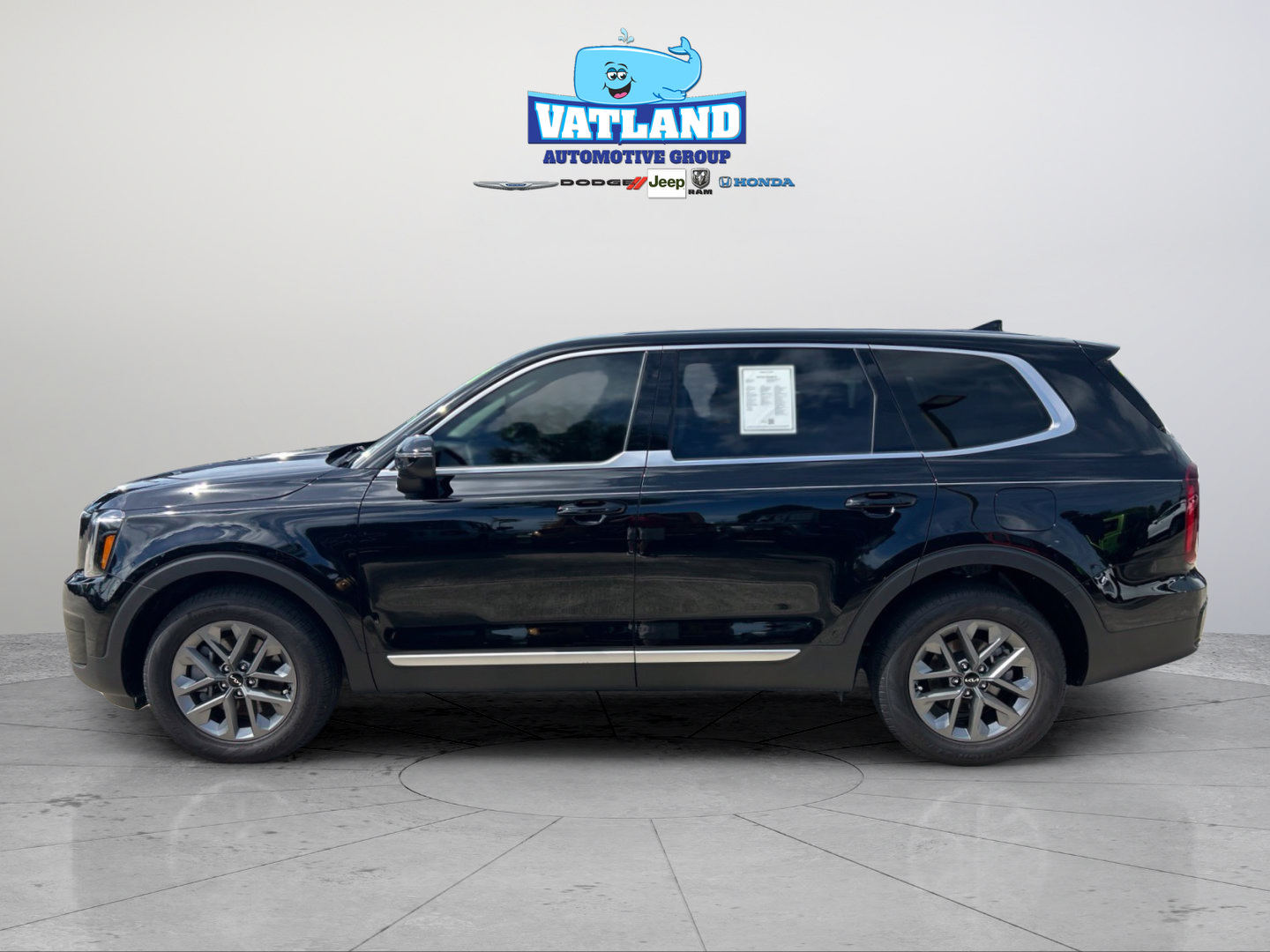Used 2025 Kia Telluride LX FWD image 2