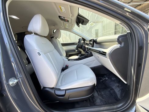 Used 2025 Hyundai Tucson SEL FWD image 32