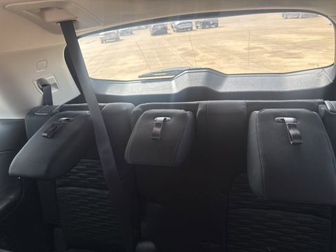 Used 2023 Nissan Pathfinder S image 34