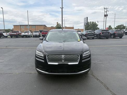 Used 2023 Lincoln Nautilus Reserve AWD/4WD image 3