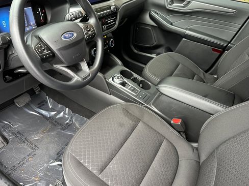 Used 2025 Ford Escape Active image 10