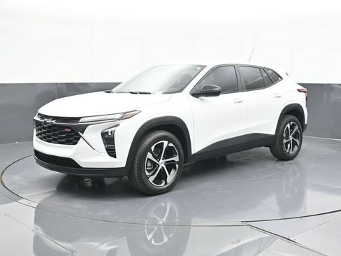 New 2026 Chevrolet Trax RS w/ Driver Confidence Package FWD image 4