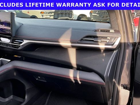 Used 2025 Toyota Sienna XSE w/ XSE Plus Package FWD image 12