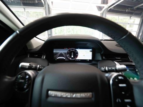 Used 2020 Land Rover Discovery Sport SE AWD/4WD image 15