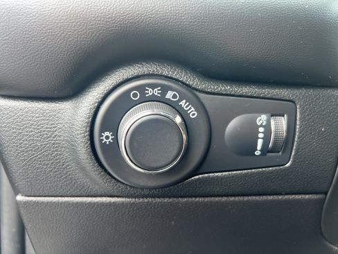 Used 2023 Dodge Durango GT AWD/4WD image 17