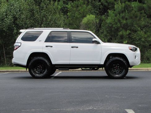 Used 2019 Toyota 4Runner SR5 Premium AWD/4WD image 4