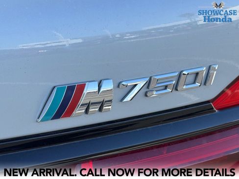 Used 2017 BMW 750i RWD image 11