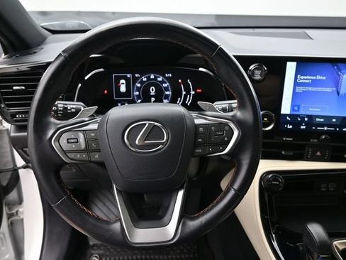 Used 2024 Lexus NX 250 FWD w/ Towing Package (2000 Lbs) image 28