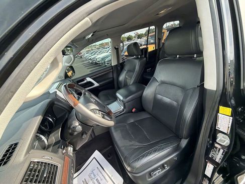 Used 2016 Toyota Land Cruiser AWD/4WD image 17