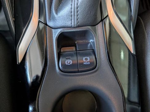 Used 2021 Toyota Corolla LE FWD image 40