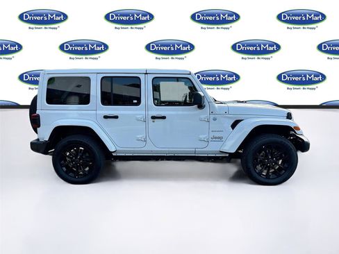 Used 2024 Jeep Wrangler Unlimited Sahara AWD/4WD image 8