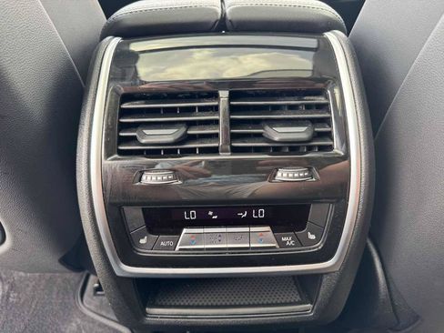 Used 2025 BMW X7 xDrive40i AWD/4WD image 28