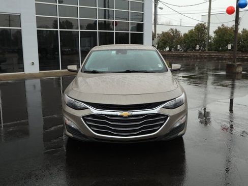 Used 2023 Chevrolet Malibu LT image 2