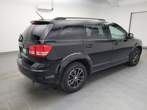 Used 2017 Dodge Journey SE w/ Flexible Seating Group image 10