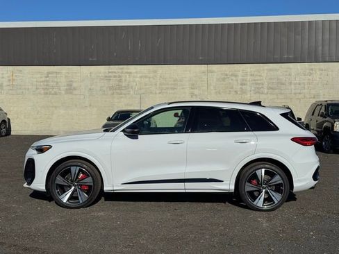 New 2025 Audi SQ5 Premium Plus image 5