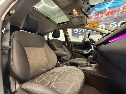 Used 2012 Ford Fiesta SE image 4