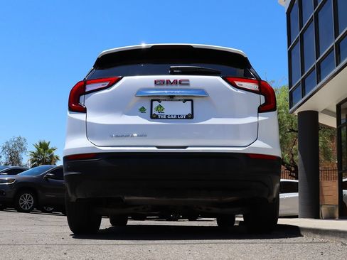 Used 2022 GMC Terrain SLE w/ Driver Convenience Package FWD image 12