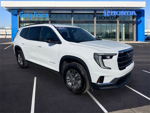 Used 2025 GMC Acadia Elevation image 1