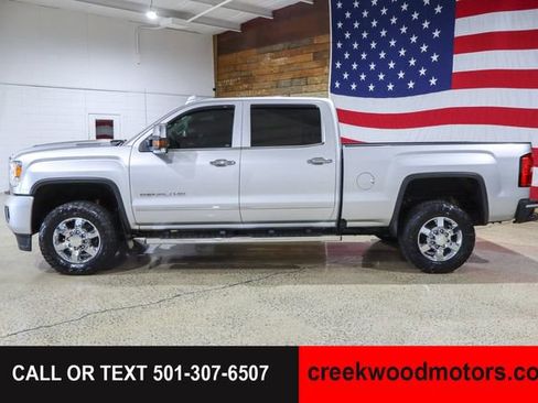 Used 2018 GMC Sierra 3500 Denali w/ Duramax Plus Package AWD/4WD image 8