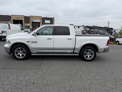 Used 2015 RAM 1500 Laramie w/ Convenience Group AWD/4WD image 8