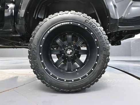 Used 2017 Toyota Tacoma TRD Sport w/ Tow Package image 14