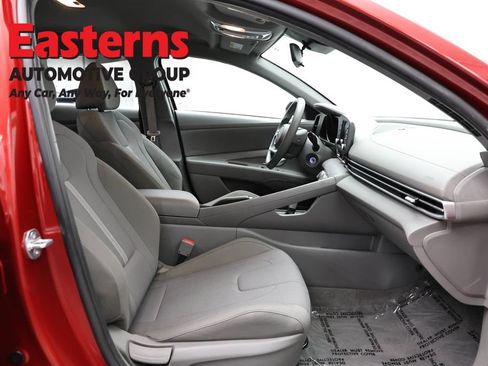 Used 2023 Hyundai Elantra SE w/ Cargo Package FWD image 24