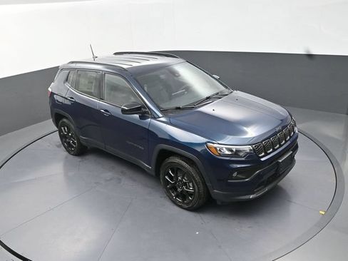 New 2026 Jeep Compass Latitude AWD/4WD image 11