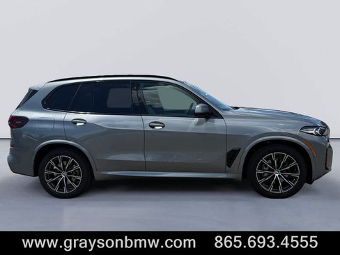 Used 2024 BMW X5 xDrive40i w/ M Sport Package AWD/4WD image 2