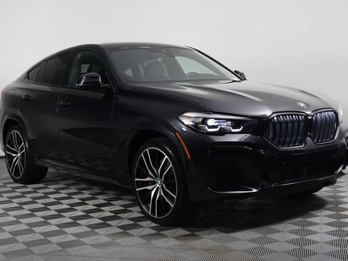 Used 2022 BMW X6 xDrive40i w/ M Sport Package AWD/4WD image 3