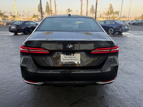 Used 2025 BMW 530i image 4