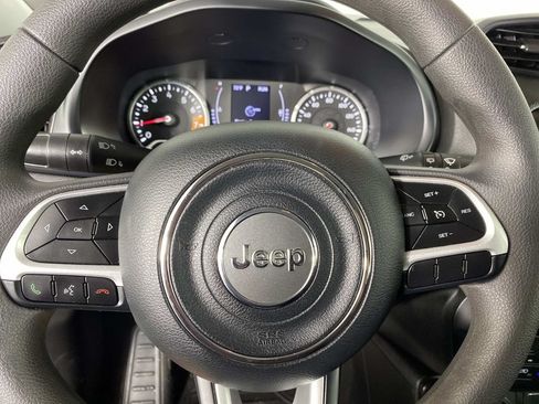 Used 2023 Jeep Renegade Latitude AWD/4WD image 14