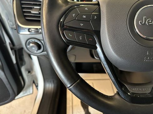Used 2023 Jeep Cherokee Altitude Lux AWD/4WD image 10