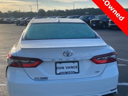 Used 2024 Toyota Camry SE image 8