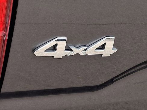 Used 2016 Toyota Tacoma SR5 w/ SR5 Appearance Package (SN) image 29