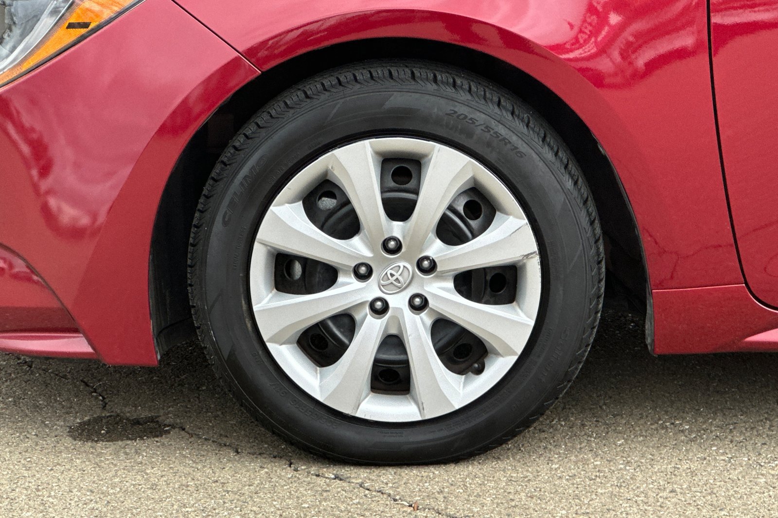 Used 2025 Toyota Corolla LE FWD image 43