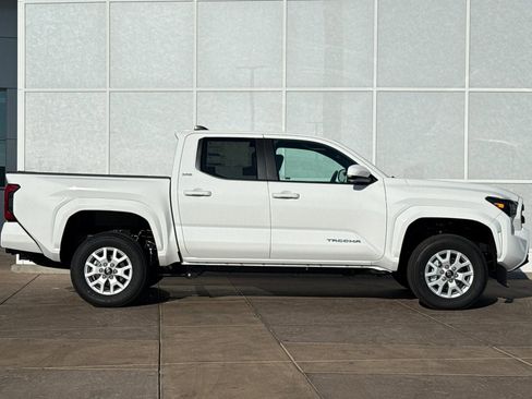 New 2026 Toyota Tacoma SR5 image 3