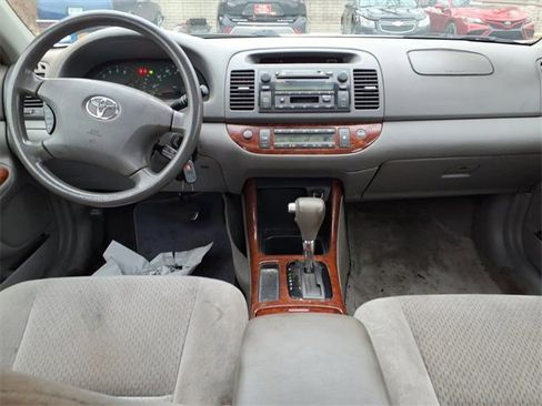 Used 2004 Toyota Camry XLE image 11