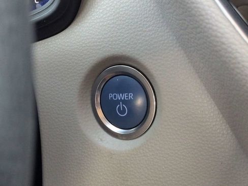 Used 2020 Toyota Corolla LE FWD image 25