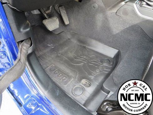 Used 2018 Jeep Wrangler Unlimited Rubicon image 21