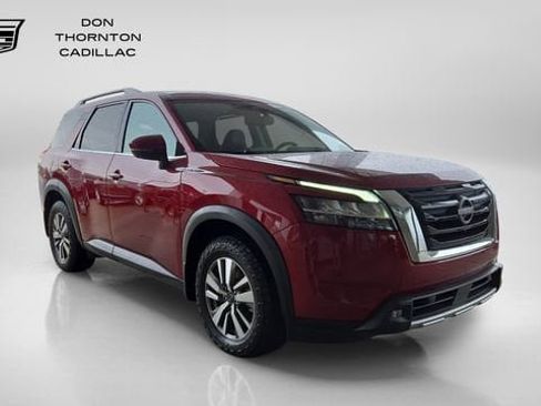 Used 2022 Nissan Pathfinder SL AWD/4WD image 7