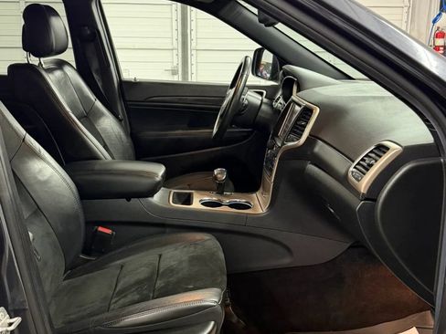 Used 2015 Jeep Grand Cherokee Altitude AWD/4WD image 13