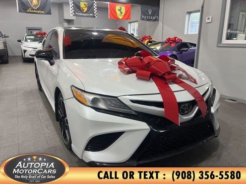 Used 2020 Toyota Camry XSE FWD image 6