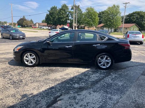 Used 2014 Nissan Altima 2.5 SL w/ Moonroof Package FWD image 6