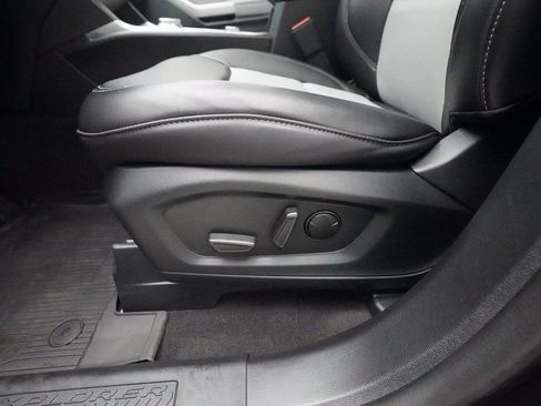 Used 2023 Ford Explorer XLT w/ Equipment Group 202A image 30