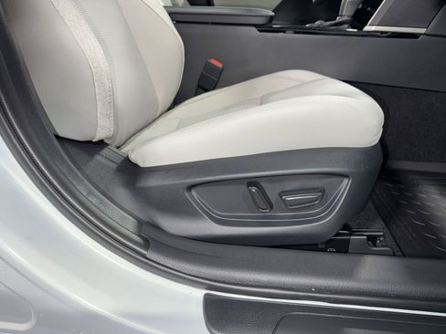 New 2026 Toyota Camry XLE image 12