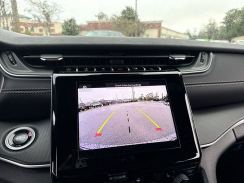 New 2025 Jeep Grand Cherokee Altitude image 23