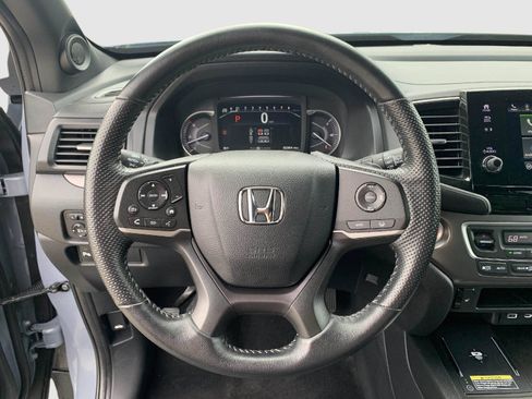 Certified 2025 Honda Passport EX-L image 15