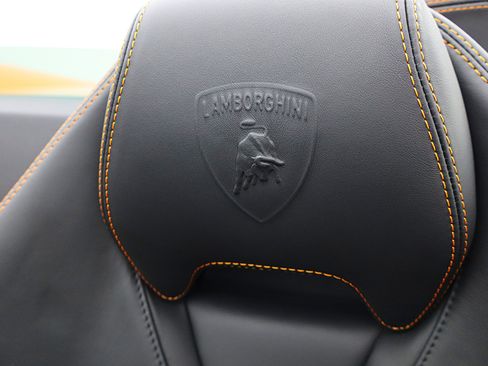 Used 2017 Lamborghini Huracan LP 610-4 AWD/4WD image 39