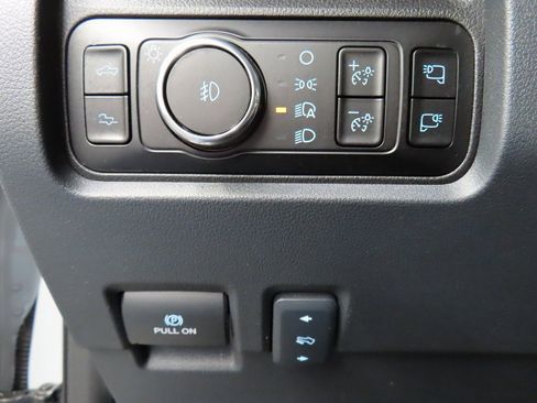 Used 2025 Ford F250 Platinum w/ FX4 Off-Road Package image 60