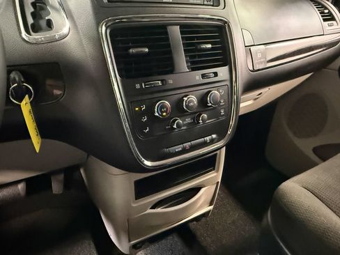Used 2016 Dodge Grand Caravan SE w/ Quick Order Package 29E SE FWD image 93